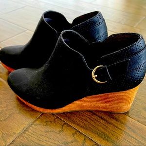 Black suede Dr. Scholls Low Booties